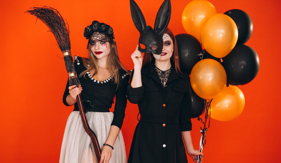 2 girls wear halloween costume