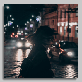 ajouter un cadre photo ombré à une photo de fille dans une rue la nuit