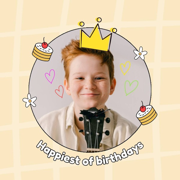子供向けの黄色のケーキのある誕生日フレーム