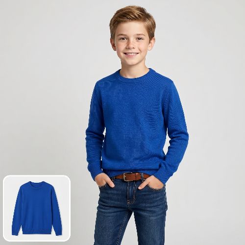 konvertiere ein bild von einem blauen pullover in ein model bild mit einem kleinen jungen