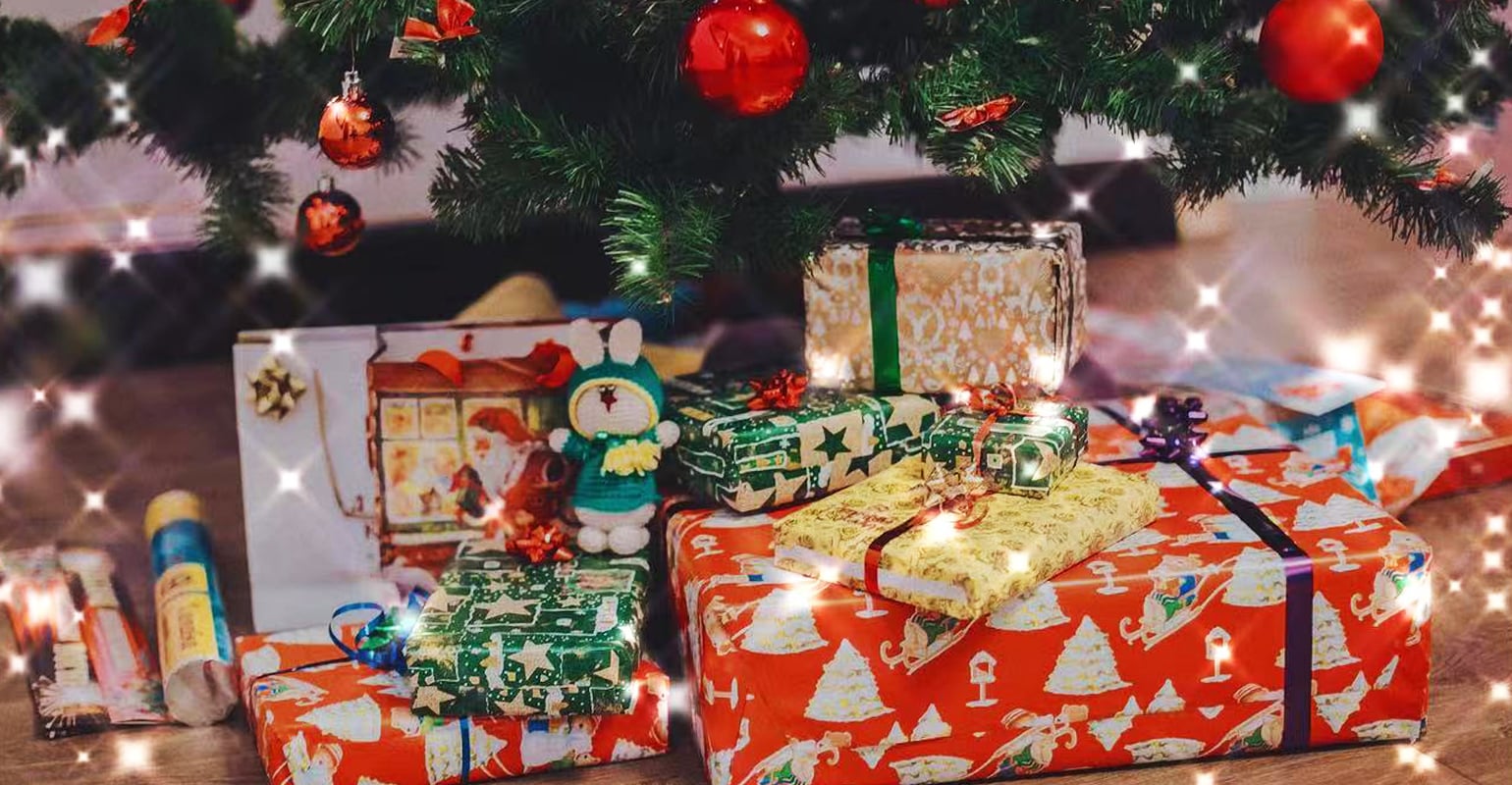 Regali di Natale a terra con il filtro fotor christmas