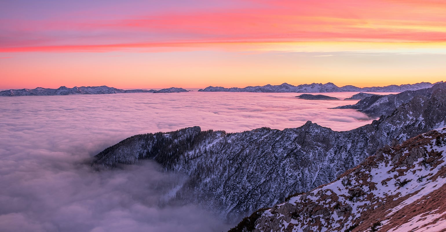 高山之上的風景照